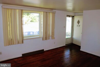 3137 Mckently St, Reading, PA 19605 - photo 4