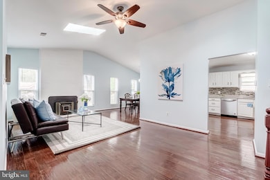 316 Hanford Ct, Sterling, VA 20164 - photo 6