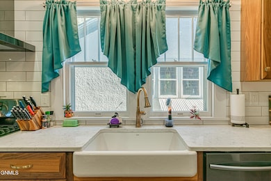 812N6thSt_00014