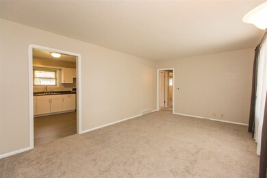 1806 Gibson St, Cedar Falls, IA 50613 - photo 2