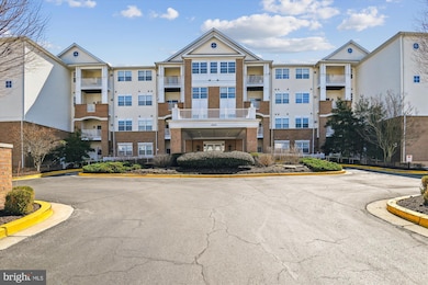 2605 Chapel Lake Dr unit 301, Gambrills, MD 21054 - photo 2