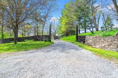 Exterior - Driveway Entrance (3)