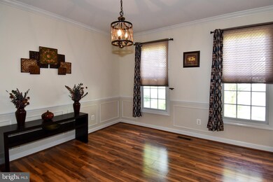 16049 Hayes Ln, Woodbridge, VA 22191 - photo 7
