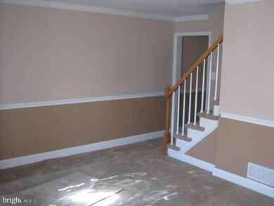 561 Lucia Ave, Baltimore, MD 21229 - photo 4