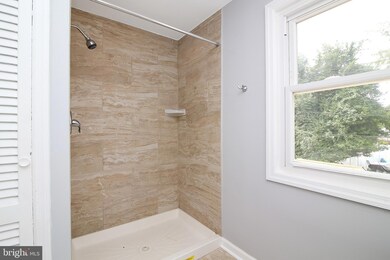 192 Somerset Dr, Willingboro, NJ 08046 - photo 5