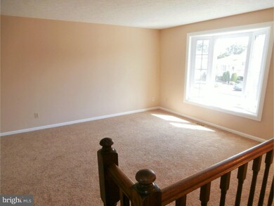 407 Musket Dr, Morrisville, PA 19067 - photo 4