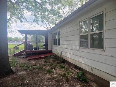 4102 E 32nd St, Sedalia, MO 65301 - photo 6