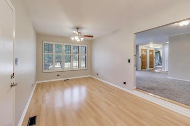 400 Landmeier Rd, Elk Grove Village, IL 60007 - photo 6