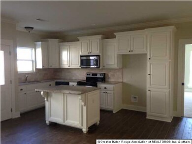 AMENITIES SHOWN MAY NOT BE EXACT SELECTIONS IN THI