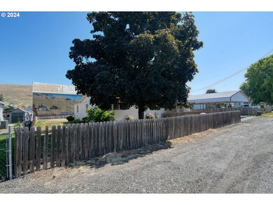 375 W Union Ave, Heppner, OR 97836 - photo 4