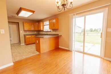 2319 Orchard Creek Dr, Columbus, IN 47201 - photo 5