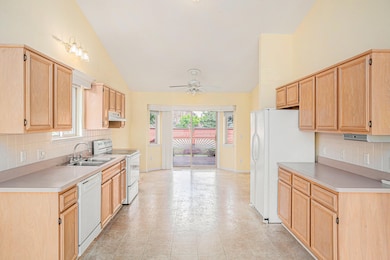 43146 Dante Ct, Sterling Heights, MI 48313 - photo 4