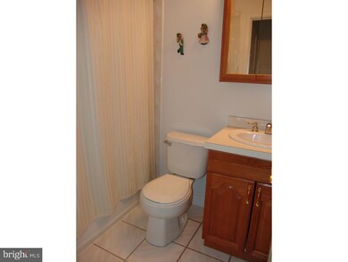 46 Azalea Ln, Levittown, PA 19055 - photo 3