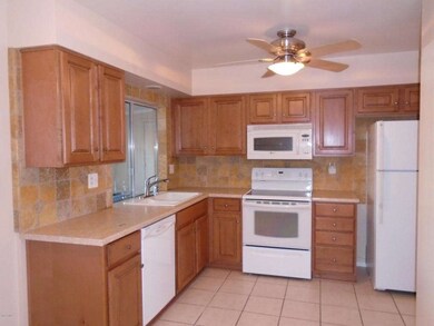 10863 W Santa fe Dr unit 15A, Sun City, AZ 85351 - photo 4