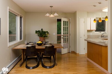 [photo 2166497] Dining Area