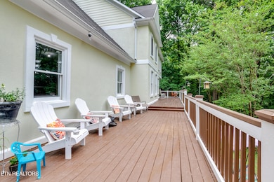 6 Front Deck