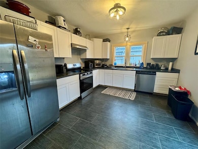 3307 50th St, Des Moines, IA 50310 - photo 2