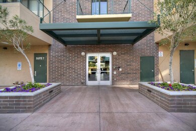 002_Entrance