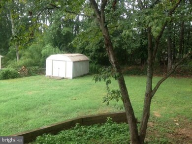 18722 Kerill Rd, Triangle, VA 22172 - photo 4