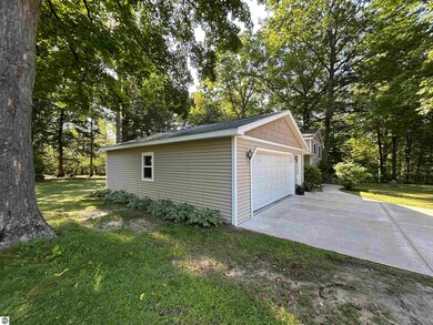 20854 Red Oak Dr, Lake Ann, MI 49650 - photo 7