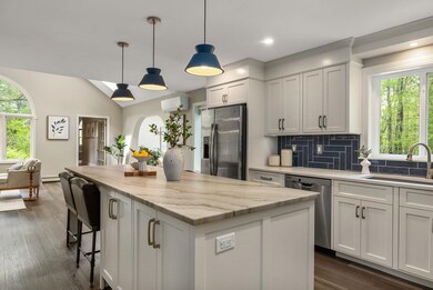 63 Dumbarton Oaks, Stratham, NH 03885 - photo 6