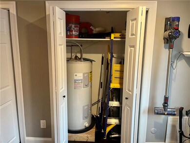 125 Van Zandt Ave unit 206, Newport, RI 02840 - photo 6