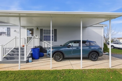 9 Blackbird St, Tiverton, MA 02787 - photo 2