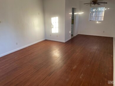 1104 W Point Dr, Bakersfield, CA 93305 - photo 5