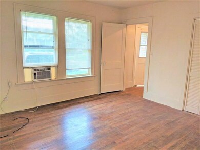 938 Fugate St, Houston, TX 77009 - photo 7