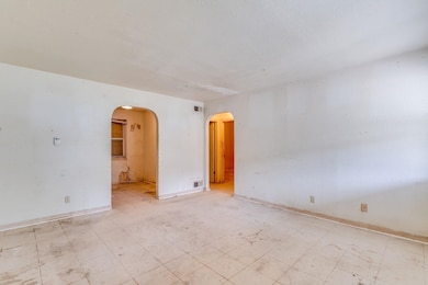 2528 S Twin Oaks St, Wichita, KS 67216 - photo 3