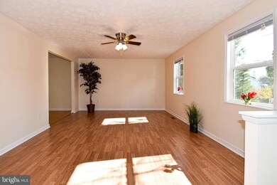 10705 Autumn Leaf Place, Germantown, MD 20876 - photo 4