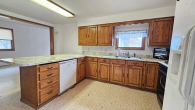 718 5th St S, Sauk Centre, MN 56378 - photo 3