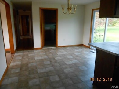 302 Walnut St, Lehighton, PA 18235 - photo 5