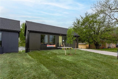 4411 E 135th St, Grandview, MO 64030 - photo 3