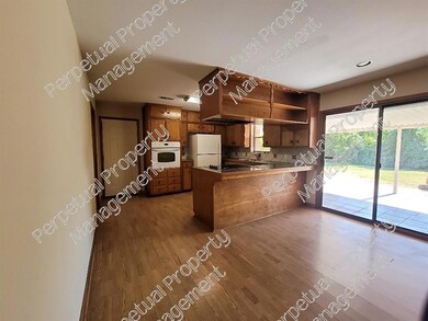 1124 Harrison Ln, Hurst, TX 76053 - photo 5