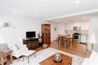 9 Stoneridge Ln unit 20, York, ME 03909 - photo 4