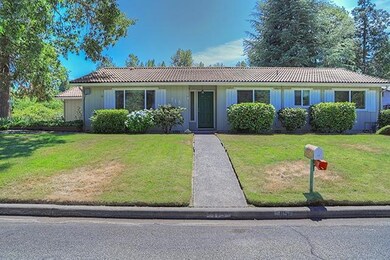 115 Belindy Cir, Grants Pass, OR 97527 - photo 3