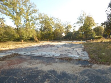 614 Jackson Ave, McComb, MS 39648 - photo 3