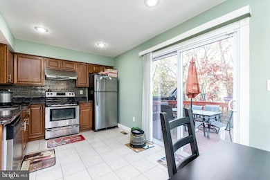 3547 Cherry Hill Ct, Beltsville, MD 20705 - photo 5