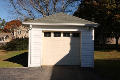 19 Marian Ave, Narragansett, RI 02882 - photo 4