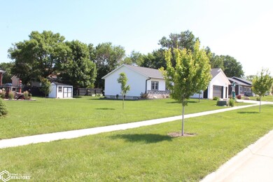 750 Pebblestone Ln, Garner, IA 50438 - photo 4