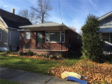 Brick ranch East of Hyde Park