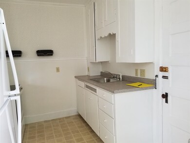 34 Lyndon St unit 2, Concord, NH 03301 - photo 4