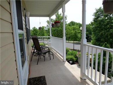 136 W Harmony Dr, Pottstown, PA 19464 - photo 4