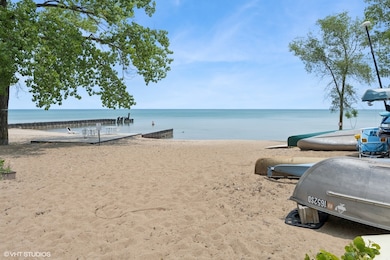 Sherwin on the Lake Condominium unit 811, Chicago, IL 60626 - photo 2