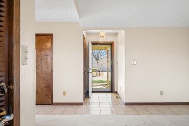 3932 Villa Dr, Columbus, IN 47203 - photo 6