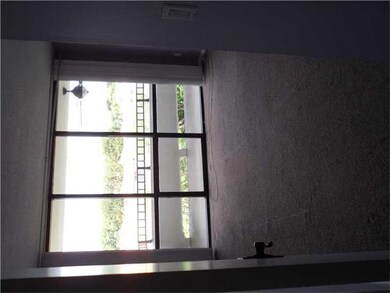 13951 Kendale Lakes Cir unit 304A, Miami, FL 33183 - photo 5