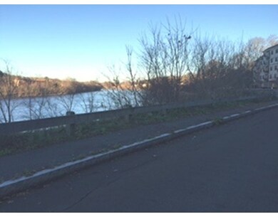 558 E Merrimack St unit 30, Lowell, MA 01852 - photo 5