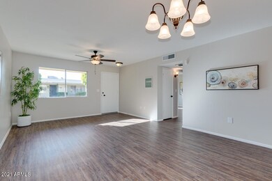 10951 W Santa fe Dr, Sun City, AZ 85351 - photo 7