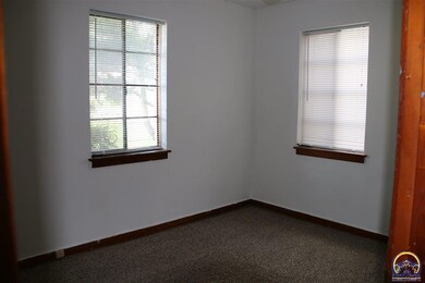 229 SW Terra Dr, Topeka, KS 66609 - photo 6